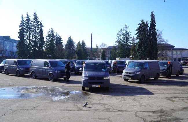 На Волині передали 37 авто для ЗСУ