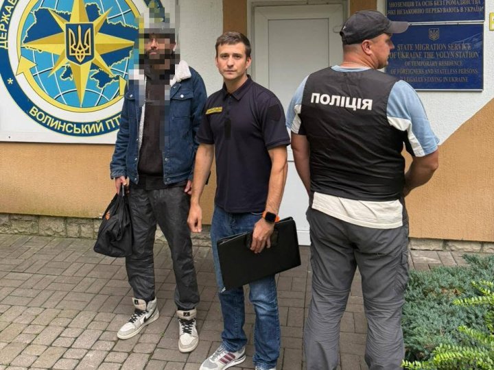 Сім років незаконно перебував в Україні: на Волині видворять громадянина Азербайджану