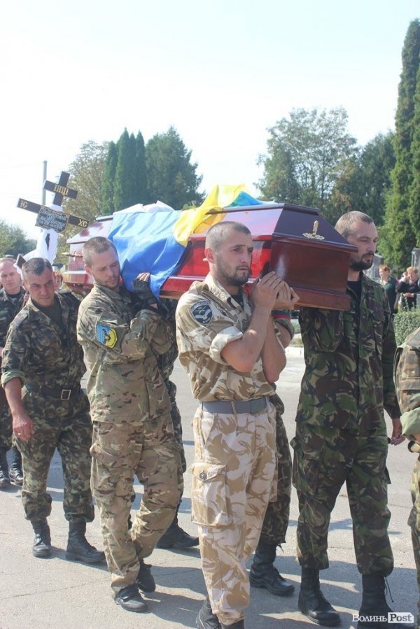  У Луцьку прощалися з загиблими айдарівцями. ФОТО