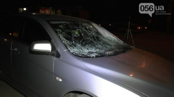 Аварія в Дніпропетровську: тіла чоловіків підкинуло на три метри. ФОТО. ВІДЕО