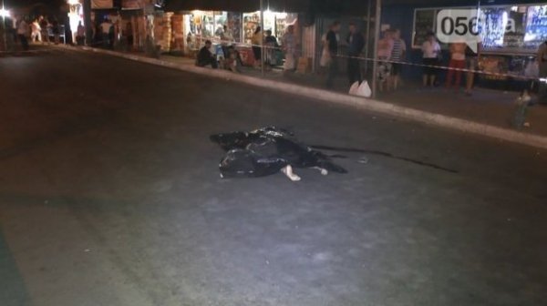 Аварія в Дніпропетровську: тіла чоловіків підкинуло на три метри. ФОТО. ВІДЕО