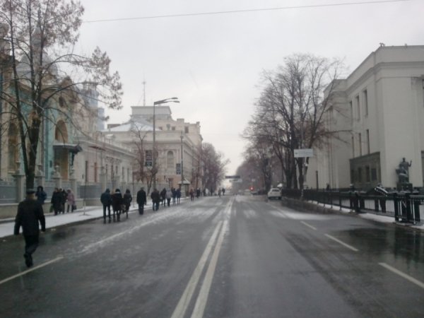 У Києві п'ятий день блокують Раду і Кабмін. ФОТО