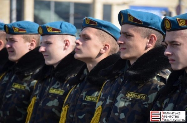 Луцькі ліцеїсти урочисто прийняли присягу. ФОТО