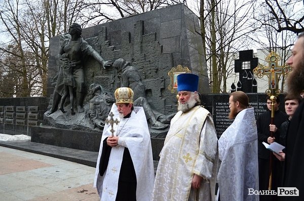 У Луцьку вшанували в'язнів концтаборів. ФОТО