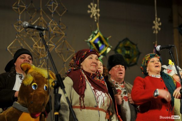 Фото з фестивалю вертепів у Луцьку