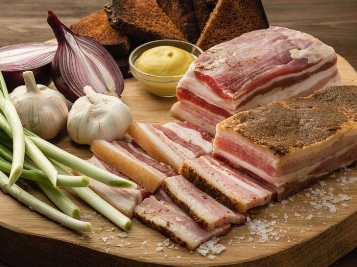 Найбільше подорожчало сало: як за місяць змінилися ціни на Волині