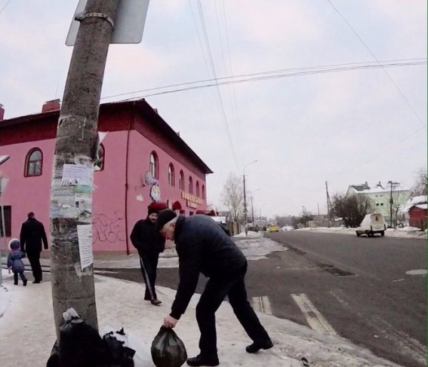 Лучан покарають за винесення сміття на тротуари