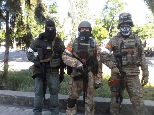 Командир волинської чоти Цезар - в центрі