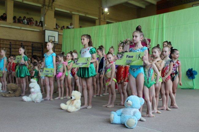 Сила та грація – у Луцьку відбувся чемпіонат з художньої гімнастики. ФОТО