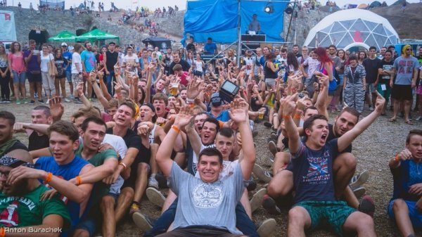 Справжній український рок, емоції та дощ: ювілейна «Реcпубліка» зібрала аншлаг. ФОТО