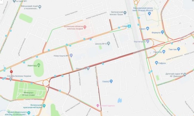 У Луцьку через аварію паралізувало рух проспектом Перемоги. ОНОВЛЕНО