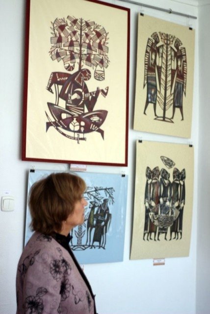 У музеї  Лесі Українки відкрито виставку витинанок та писанок. ФОТО