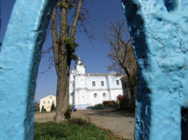 Краса золотої осені у місті на Волині. ФОТО