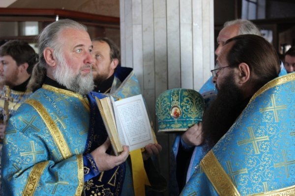 У Волинську ОДА принесли чудотворну ікону. ФОТО