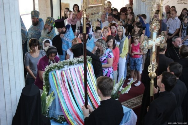 У Волинську ОДА принесли чудотворну ікону. ФОТО