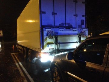 У Луцьку позашляховик протаранив фуру