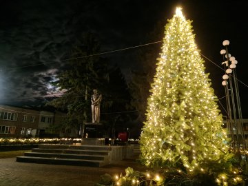 У Підгайцівській громаді «запалили» головну ялинку. ФОТО. ВІДЕО