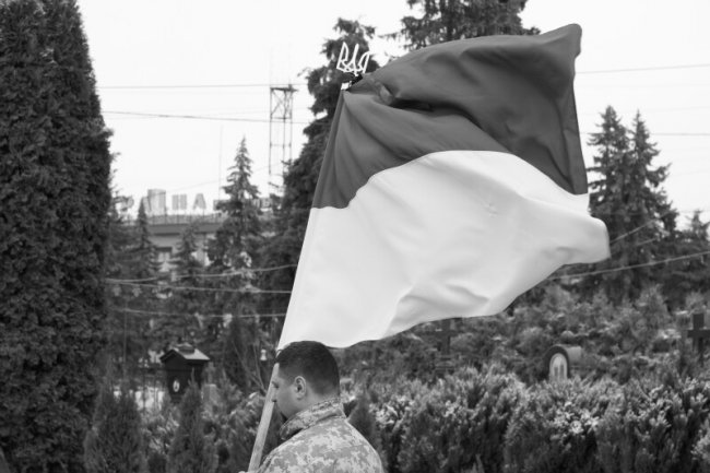 Лучани провели в останню дорогу загиблого Героя Богдана Буська