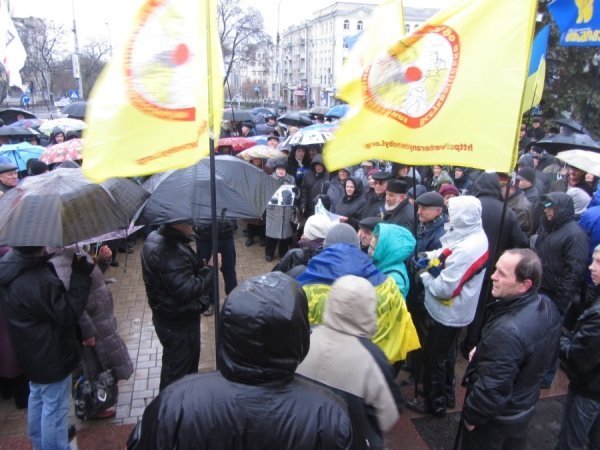 У Донецьку спалили «Януковича». ФОТО. ВІДЕО