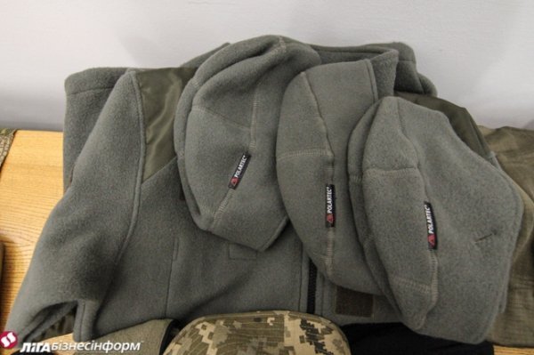 Нові зразки одягу і продовольчого пайка для військовослужбовців. ФОТО