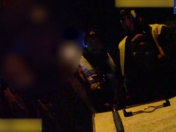 У Луцьку п'яний водій хотів «відмазатись» від патрульних за 200 доларів. ВІДЕО