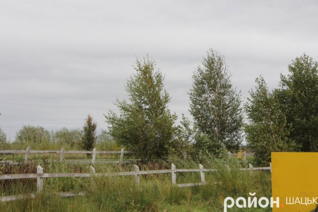 Холодний та грізний Люцимер: фото волинського озера