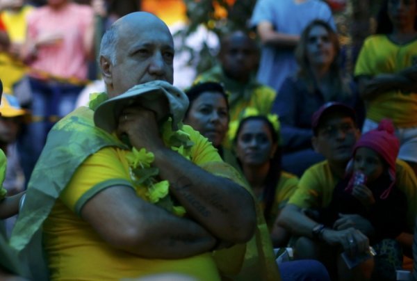 Провал збірної Бразилії: зневіра й сльози вболівальників. ФОТО