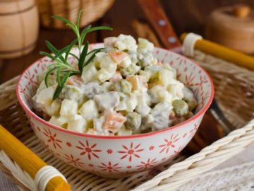 Олів’є для солдатів: лучан кличуть зробити смаколики для бійців на Схід