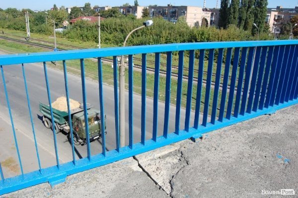 Луцькі «мости на мільйон» сипляться. ФОТО