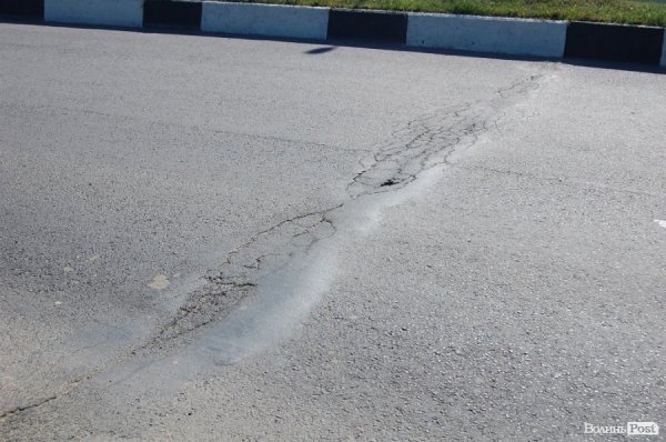 Луцькі «мости на мільйон» сипляться. ФОТО