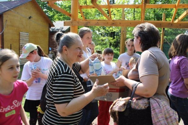 У Луцьку відбулася благодійна акція на підтримку соціально незахищених дітей. ФОТО