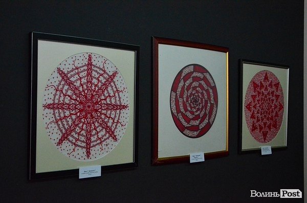 У Луцьку відкрили виставку вишивки Анжеліки Рудницької. ФОТО