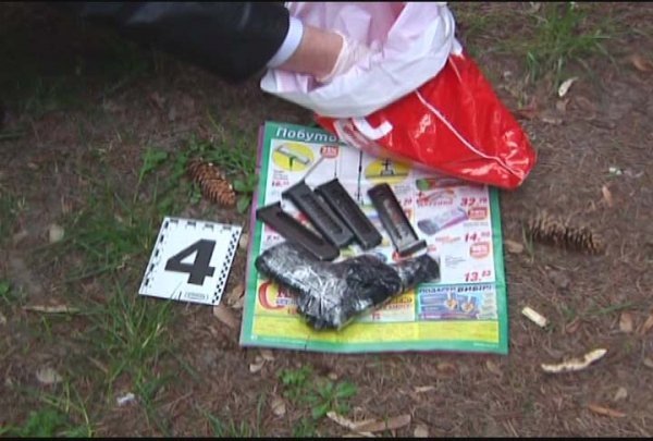 На луцькому меморіалі знайшли пістолети, вилучені в ДАІ. ФОТО