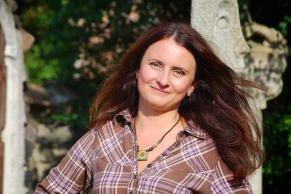 Волонтерки з Луцька, щоб допомогти українським воїнам, спробували себе у ролі моделей. ФОТО