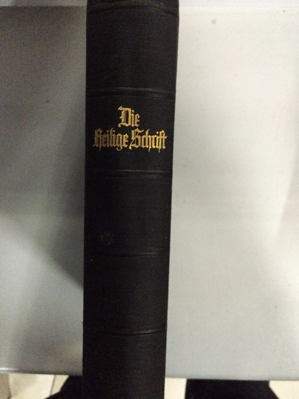 На «Ягодині» попередили контрабанду рідкісних книг. ФОТО