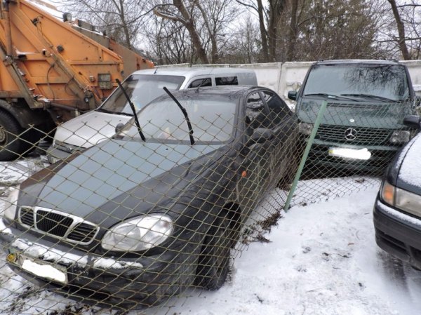 У Луцьку сміттєвоз протаранив 7 машин