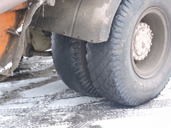 У Луцьку сміттєвоз протаранив 7 машин