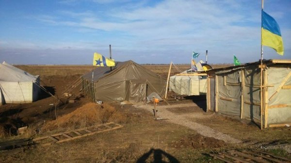 Як волиняни чергують на блокпостах, підтримуючи блокаду Криму. ФОТО