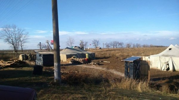 Як волиняни чергують на блокпостах, підтримуючи блокаду Криму. ФОТО