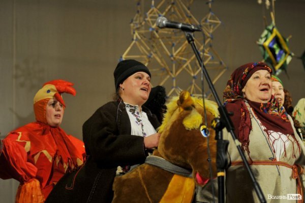 Фото з фестивалю вертепів у Луцьку