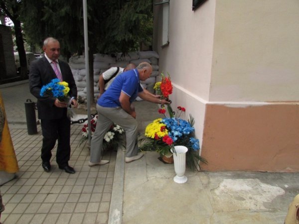 У Волновасі вшанували пам'ять капітана СБУ Віктора Мандзика. ФОТО