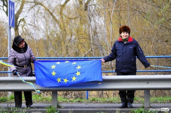 Євроланцюг за 50 кілометрів від Луцька. ФОТО. ВІДЕО