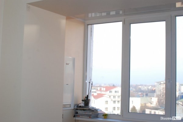 Лучанка «воює» із забудовником, який звів будинок з «браком». ФОТО