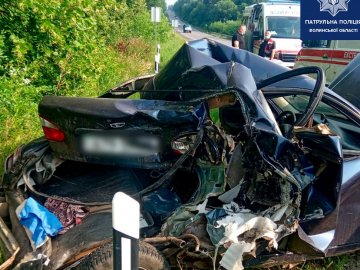 Поблизу Луцька фура зіткнулась із легковиком. ФОТО