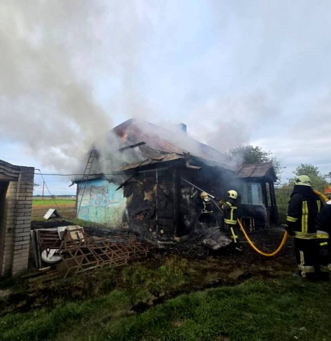 У селі біля Луцька горів будинок. ФОТО