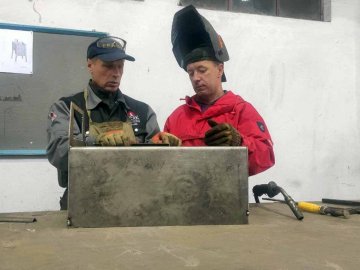 На одному з волинських підприємств почали виготовляти буржуйки. ФОТО. ВІДЕО