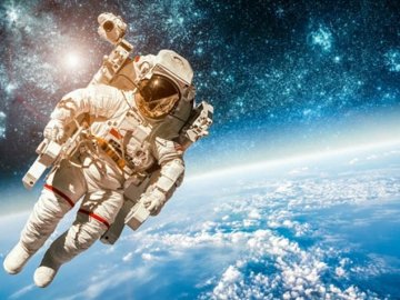 Стежать космонавти і прослуховує Росія: волинський слідчий – про курйози в роботі