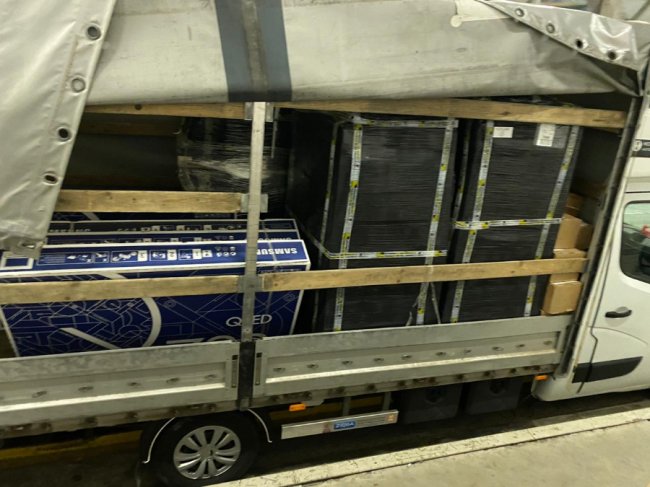 На «Ягодині» зупинили вантажівку з прихованою технікою на 3 мільйони 