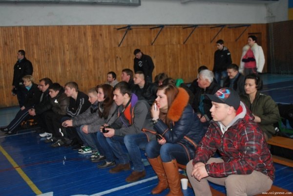 У Луцьку змагаються м'язисті дівчата і хлопці. ФОТО