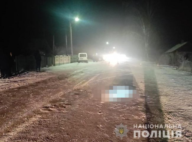 На Волині автомобіль на смерть збив 52-річного пішохода. ФОТО
